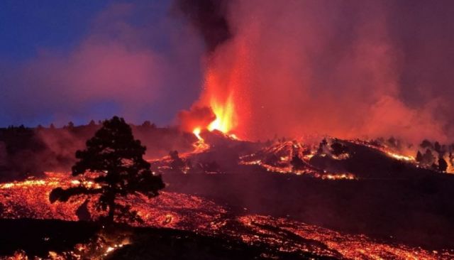 Impresionantes videos de la "histórica" erupción de La Palma