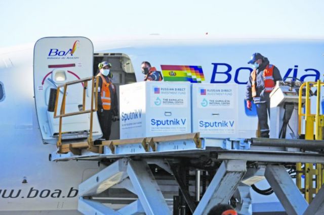 Llegan 370 mil segundas dosis de la vacuna rusa Sputnik V a Bolivia
