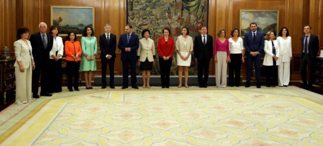 Fernández toma juramento a 6 nuevos ministros