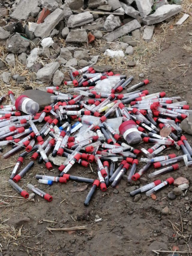 Hallan muestras de sangre tiradas en una calle de Tarija, niños las confundieron con marcadores