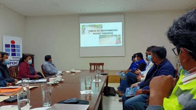 Autoridades acuerdan trabajo coordinado en el mantenimiento del puente Tomatitas en Tarija