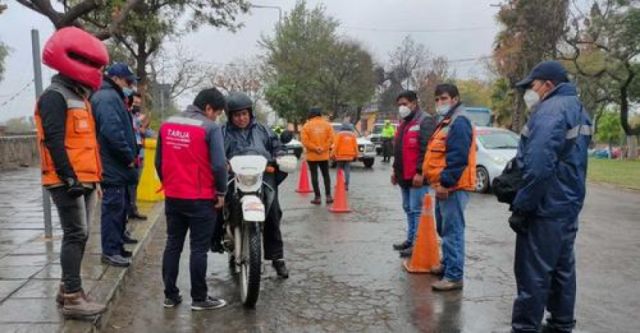 Control: De 231 chóferes de motos, 50 no usaban casco en Tarija