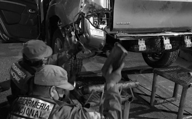 Detienen a bolivianos acusados de trasladar droga
