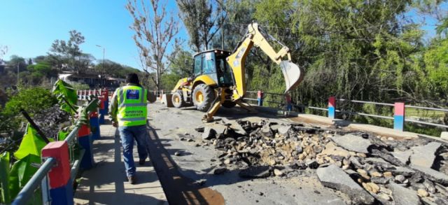 Estiman habilitar el puente de Tomatitas en Tarija en unos 5 días