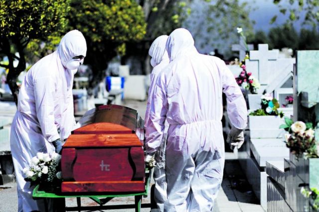Covid: las muertes globales alcanzan los 5 millones