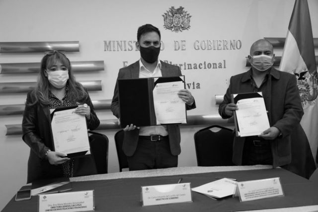 Acuerdan  contrataciones  para combatir  el narcotráfico