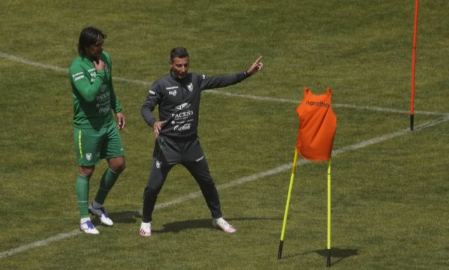 Escobar prepara el equipo para jugar en La Paz  