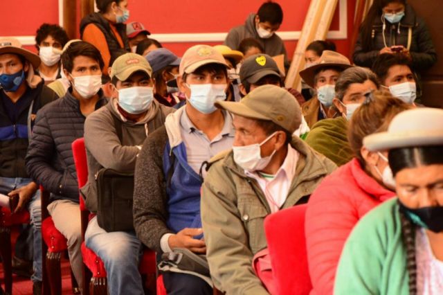 Prosol, entregan cheques por Bs 4.5 MM a 57 comunidades de Tarija