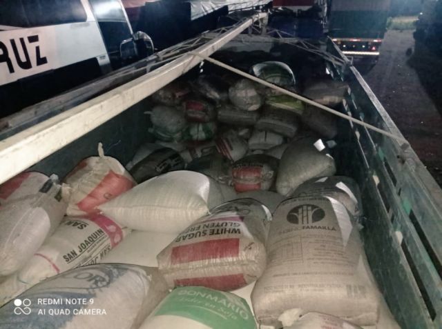 Comisan un camión con productos agrícolas de contrabando en Tarija