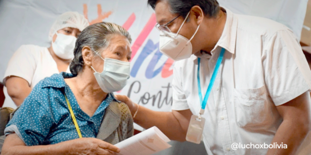 Presidente de Bolivia anuncia tercera dosis de vacuna anticovid para mayores de 60 años y pacientes con enfermedad de base