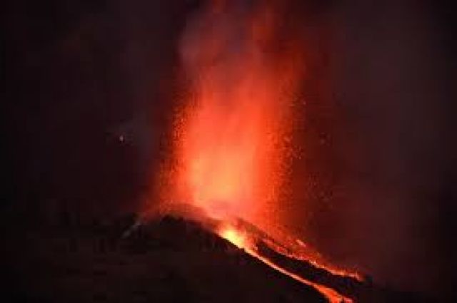 Volcán de La Palma está lejos de cesar erupciones