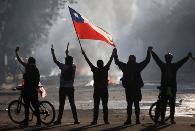 Reclaman justicia a 2 años del estallido social en Chile