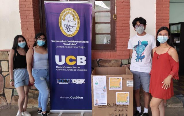 Estudiantes de la UCB realizan campaña “Llenando Mochilitas”