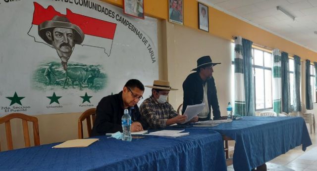 Gobernador acuerda con campesinos y estos descartan medidas de hecho