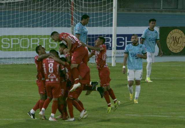 Real Tomayapo consigue tres  puntos de oro en Cochabamba 