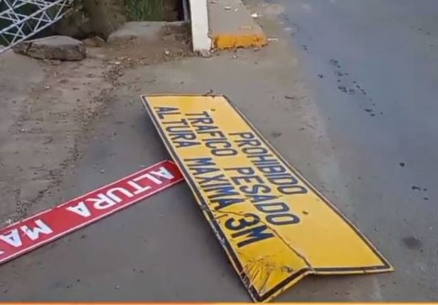 Por sexta vez, derriban el pórtico de ingreso a Tomatitas en Tarija