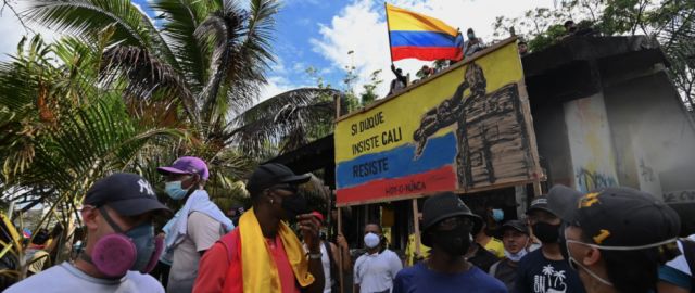 Denuncian etnocidio de pueblos indígenas en Colombia