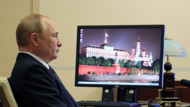 Putin afirma que se debe aumentar la absorción mundial de gases de efecto invernadero 