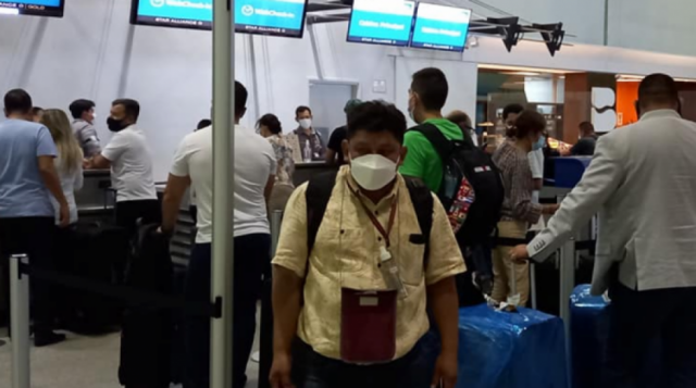 Detienen a líder indígena Adolfo Chávez en el aeropuerto de Viru Viru