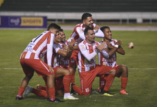 Independiente golea y vuelve a asomarse a la cima del torneo 