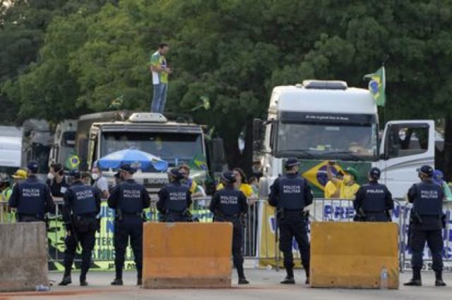 Brasil: Camioneros contra el alto precio del combustible