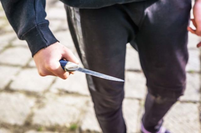 Policía libera al sujeto que apuñaló a un oficial del PAC en Tarija
