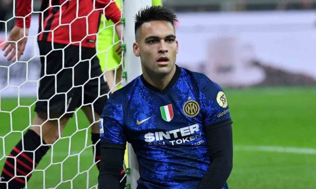 Lauraro desperdició un penal ante Milan