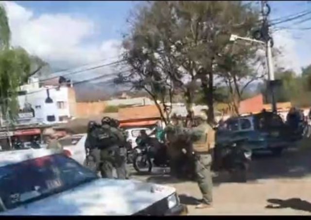 Policía impide que se instalen bloqueos en algunas arterias de Tarija