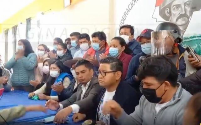 Funcionarios de unidades descentralizadas del Gobierno se suman a la movilización contra el paro en Tarija