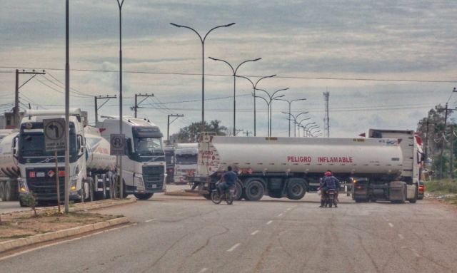 YPFB advierte desabastecimiento de carburantes 