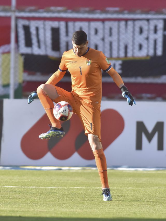 Carlos Lampe:  “Todavía estamos con  vida en las Eliminatorias” 