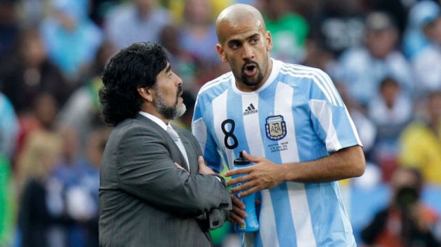Verón: “Me hubiera encantado tener una charla con Maradona”