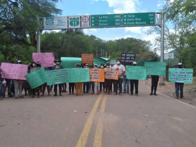 Derrumbes y bloqueos en la carretera al Chaco impiden la libre circulación 