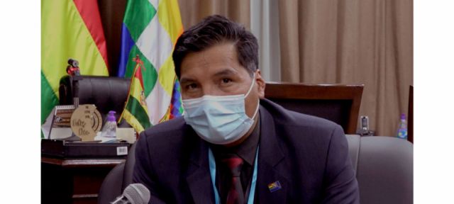 Abogado denuncia que exministro Quelca y sus allegados se hicieron designar como catedráticos