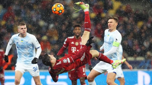 Lewandowski y una chilena para enmarcar