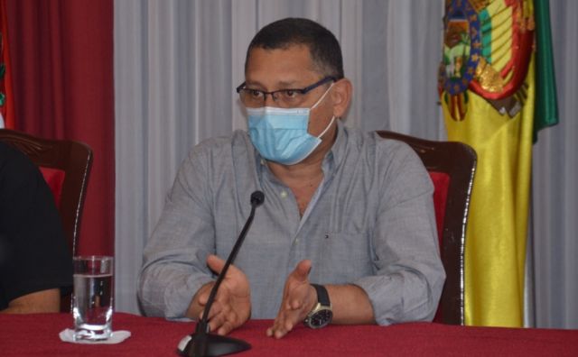 Gobernador lamenta el tiempo perdido y que se concilien en La Paz asuntos internos del departamento