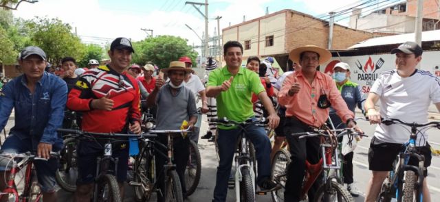 Ciudadanos de Tarija viven una jornada libre  de vehículos motorizados por el Día del Peatón