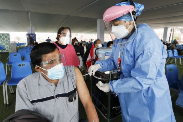Covid: Desde el lunes se aplicará la 3ra dosis para vacunados entre febrero y julio