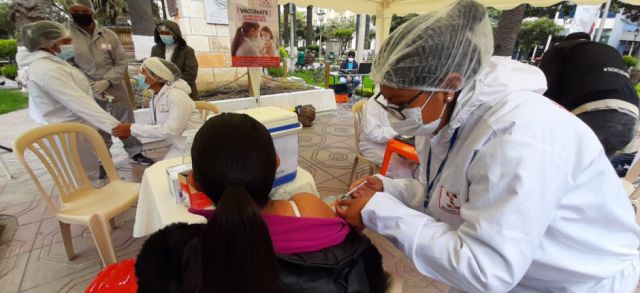 Covid, reforzarán campaña de  vacunación en barrios y colegios 