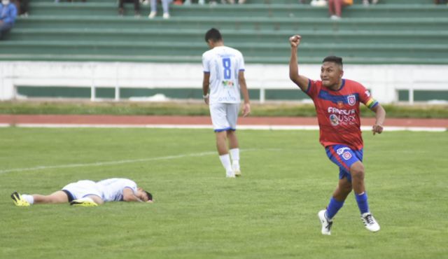 Universitario termina con el sueño de García Ágreda 