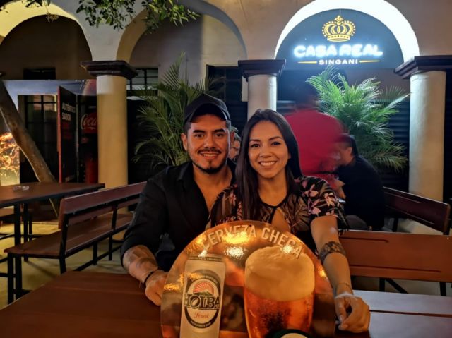 Álvaro Márquez y Daniela Romero: los alfajores como cultura