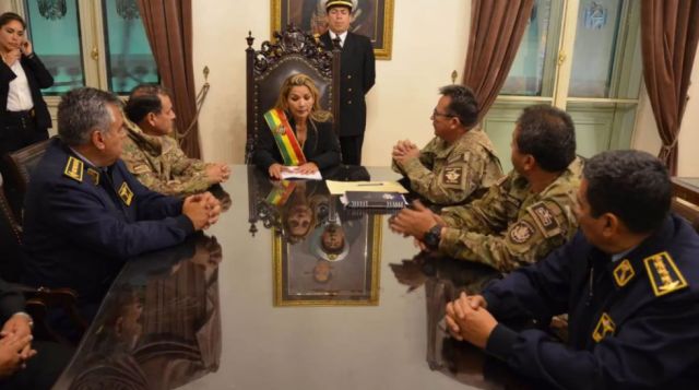 Fiscalía presenta acusación formal contra Áñez