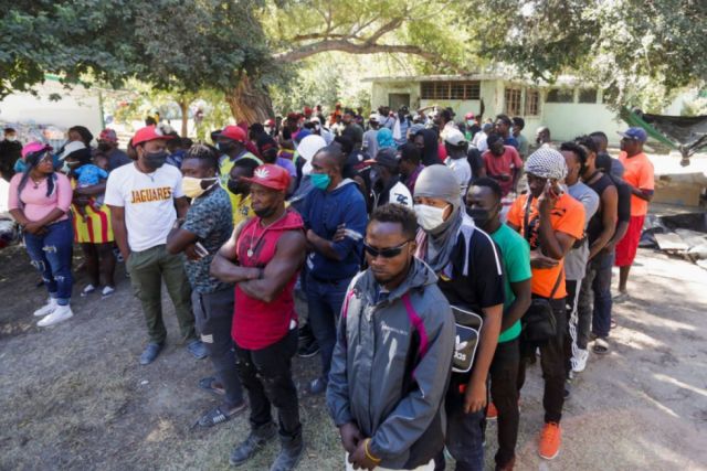 Migrantes regresan a la frontera sur de México