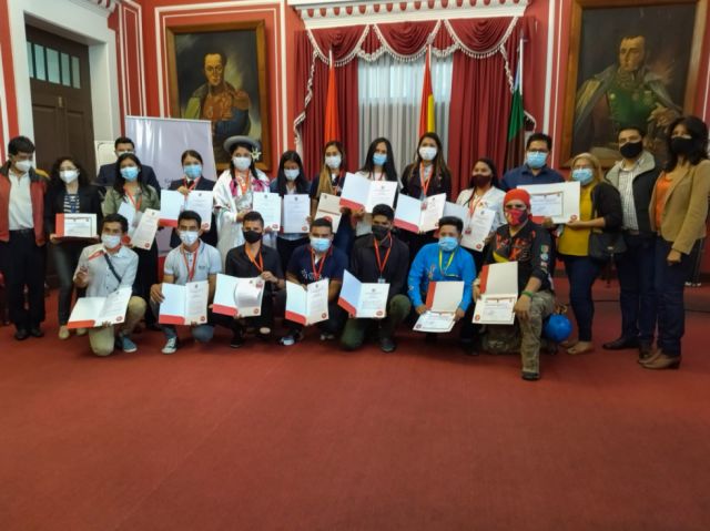 Acreditan a 4 operadores y 16 guías de turismo en Tarija