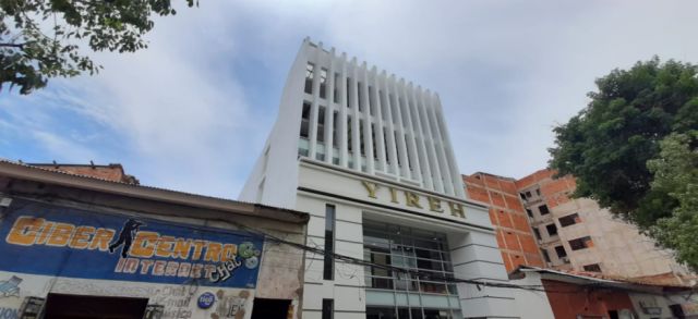 Proliferan edificios modernos