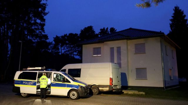 Mueren a tiros y puñaladas tres niños y dos adultos en un domicilio al sur de Berlín