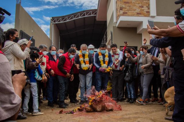 Ya construyen el alcantarillado en Monte Cristo 