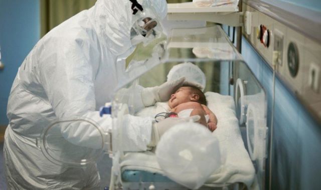 Síntomas que tiene su bebé y que debe alertar por posible Covid-19