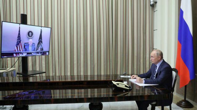 Biden advierte sanciones a Rusia si invade a Ucrania