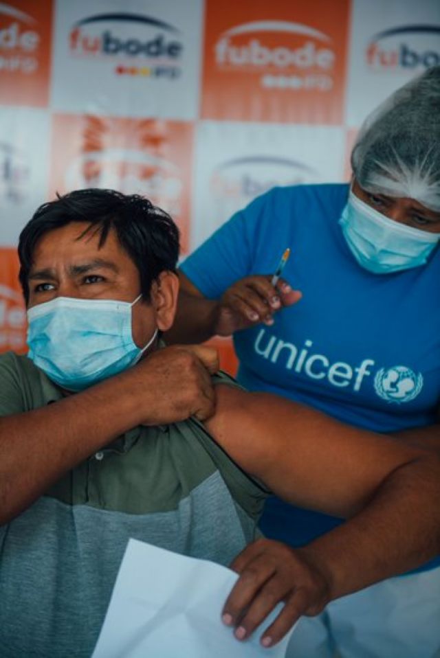 Covid: UNICEF realiza una campaña de vacunación en Tarija